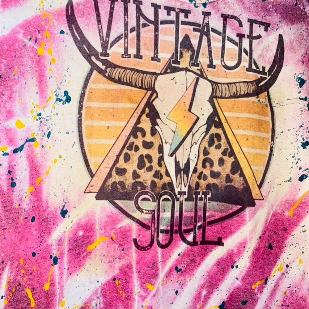 Red large woman’s vintage soul t shirt